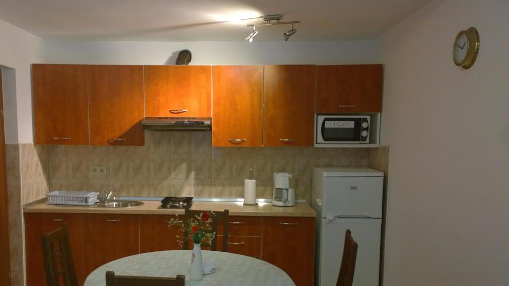 Vila Jadranka Apartments And Rooms Omišalj Værelse billede