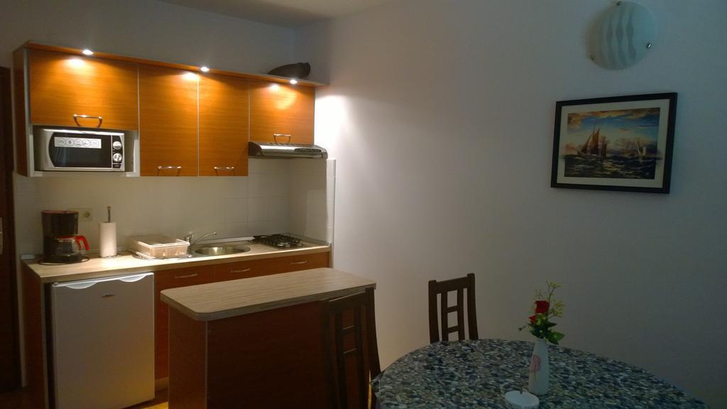 Vila Jadranka Apartments And Rooms Omišalj Værelse billede